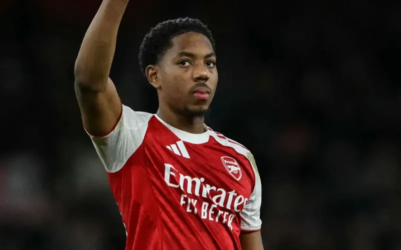 أرسنال يتلقى العروض المقدمة لـ مايلز لويس-سكيلي وإيثان نوانيري وثلاثة لاعبين آخرين مع الكشف عن خطط الانتقالات الصيفية